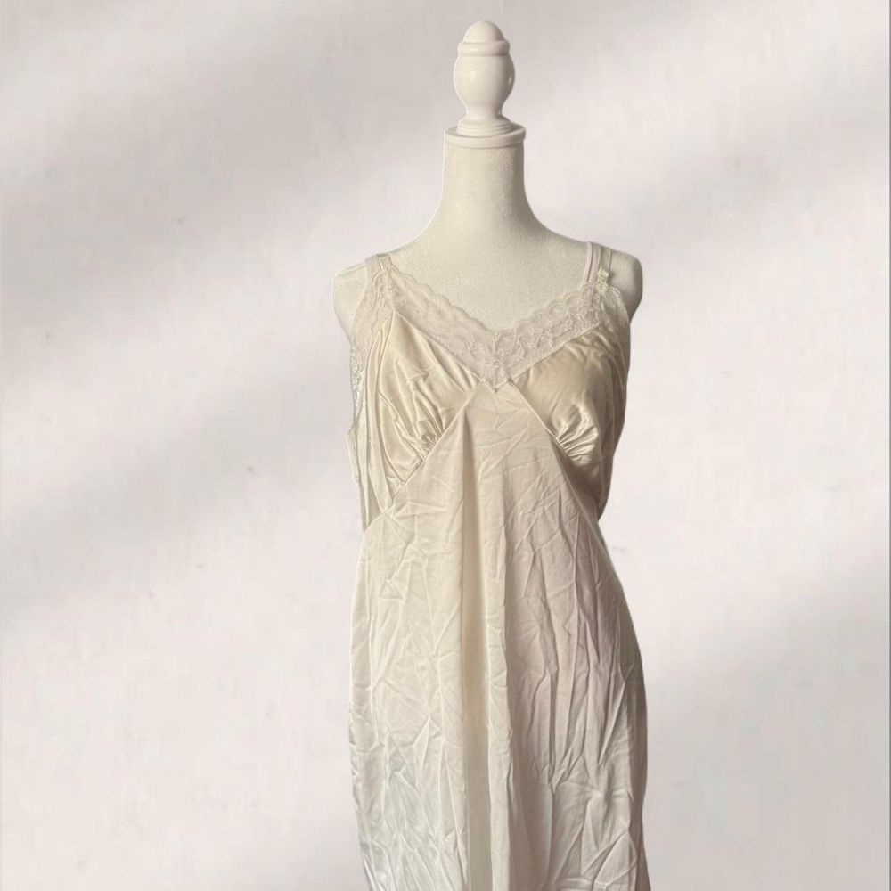 Sears Cream Lace Trim Nightgown